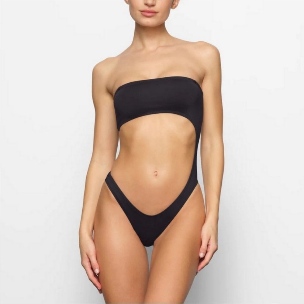 NWT SKIMS Signature Swim STRAPLESS MONOKINI large